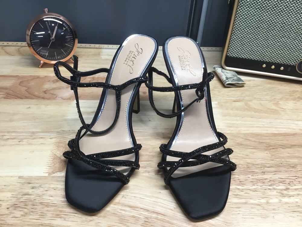 Jewel Badgley Mischka Genovia Kitten Heels Women's 8.5 Black Slip-On Open Toe